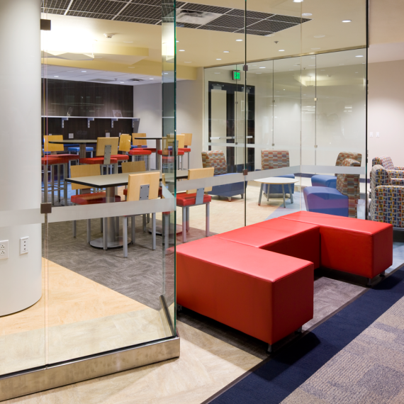Platform Chair - mediatechnologies